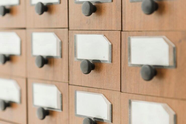 Por que os porta etiquetas de PVC são a escolha preferida para a durabilidade e resistência?